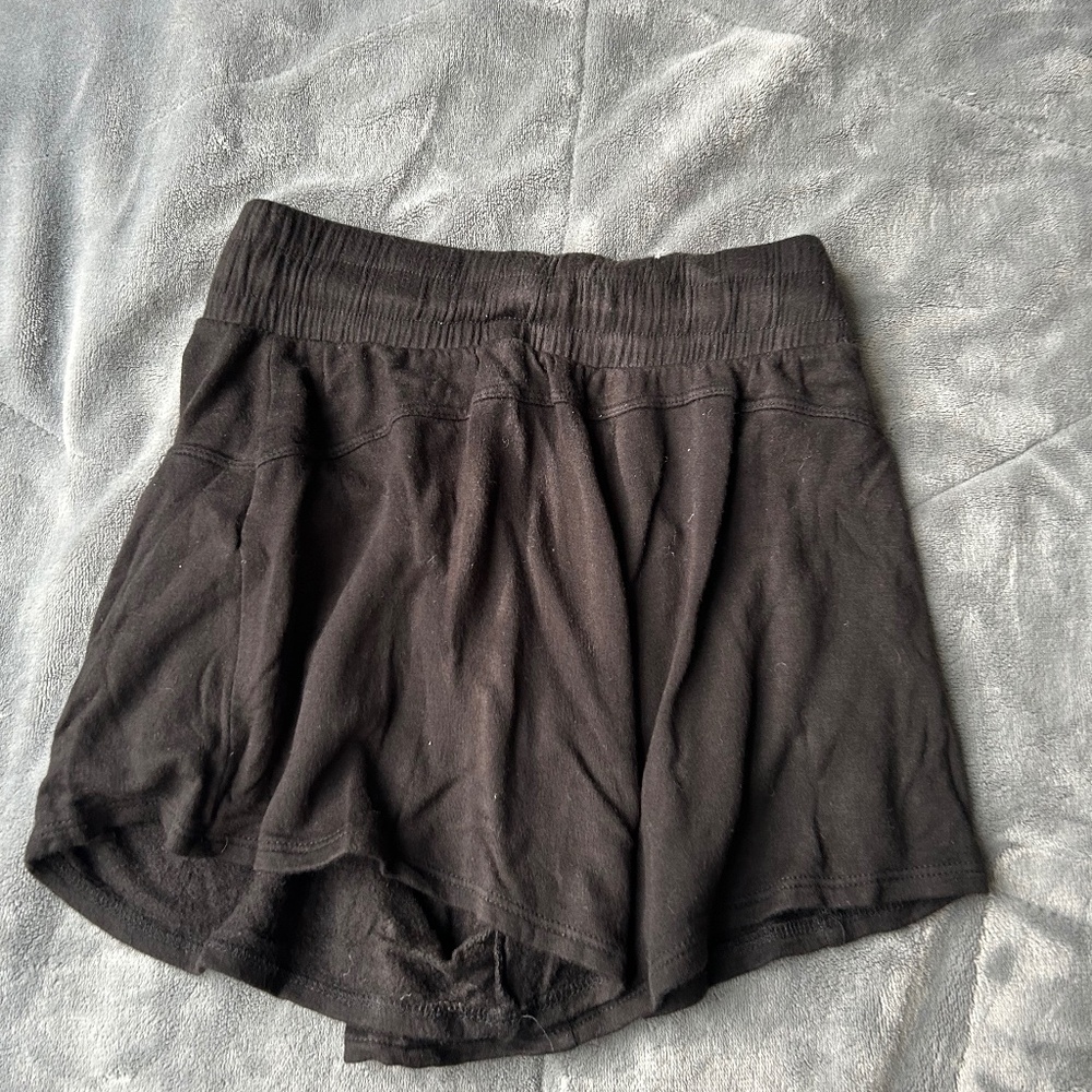 Black five the label shorts